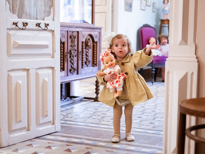 Baby Gordis - Leire with floral overalls and headband - Paola Reina
