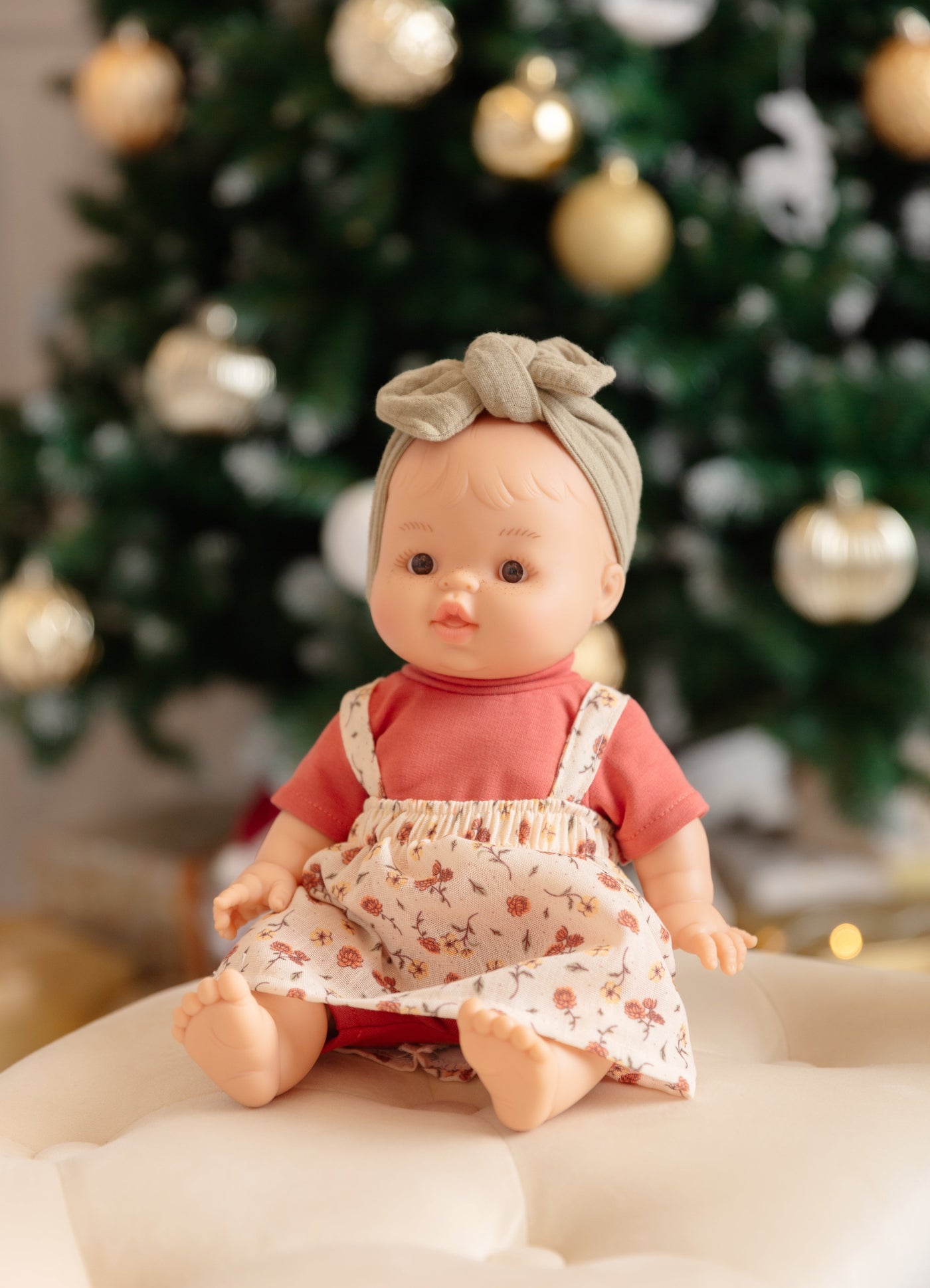 Baby Gordis - Frederica with floral dress-overalls and headband - Paola Reina