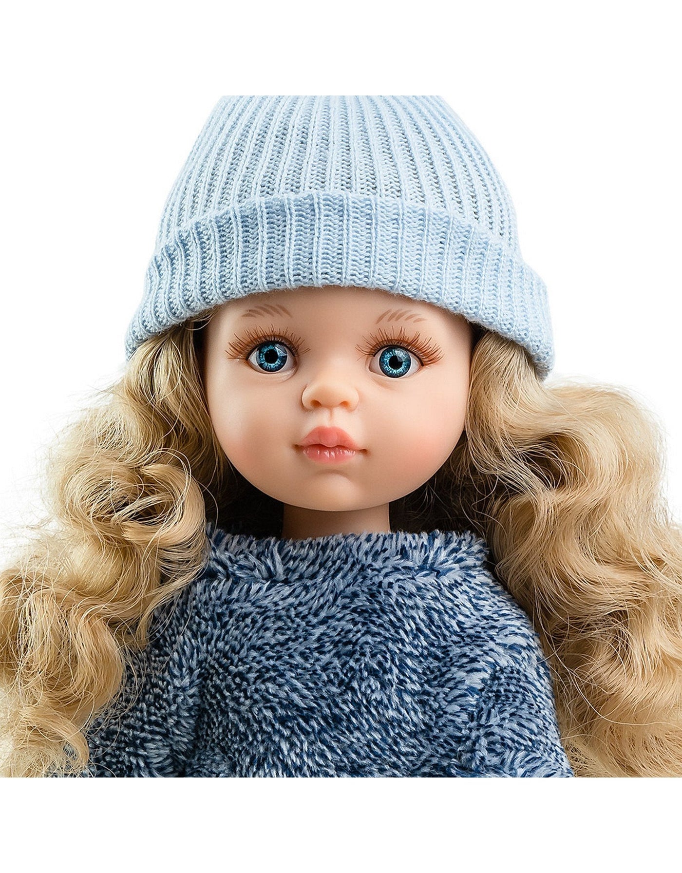 Las Amigas Doll - Carla with blue sweater and three-quarter pants and a hat - Paola ReinD