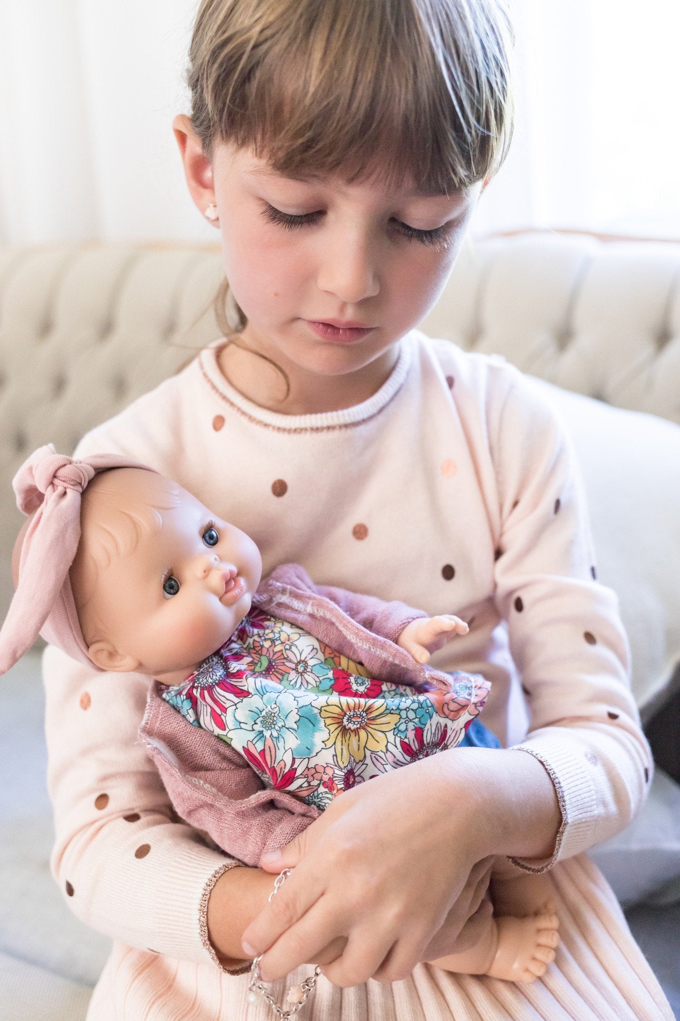 Poupée Paola Reina Gordi Fille Métisse yeux foncés Poupée Paola Reina Gordi Fille Métisse yeux foncés